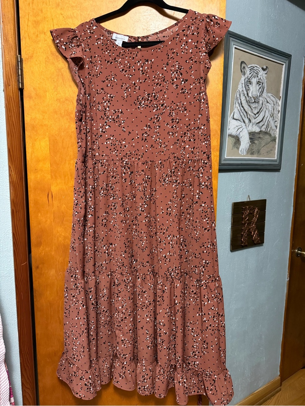 Flutter-Sleeve Rust Midi Dress with Speckled Print